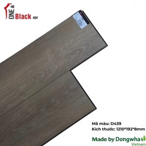 D439